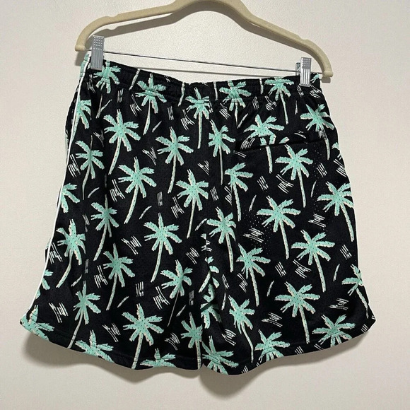 Chubbies Palm Tree Print Mesh 5.5 Inch Shorts Size Large - Picture 3 of 6